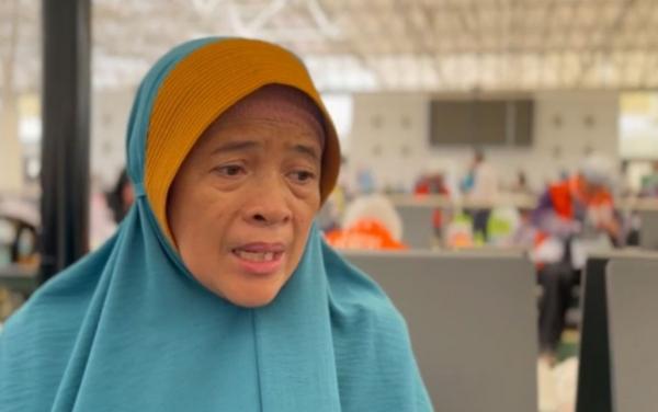 Kisah Sedih Helma Yana Pulang Haji Sendiri Usai Suami Wafat di Tanah Suci