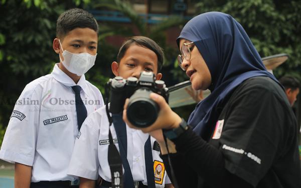FOTO: Mengenalkan Dunia Fotografi di Lingkungan Sekolah