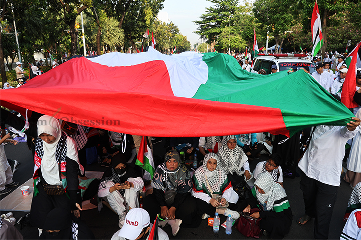 depan Kantor Kedutaan Besar (Kedubes) Amerika Serikat di Jakarta, Sabtu (3/8/2024). (Foto: Edwin B/ Muslim Obsession) 