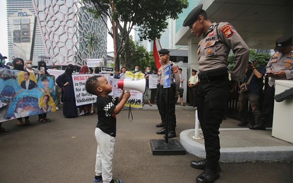 FOTO: Aksi Unjuk Rasa Pencari Suaka di UNHCR