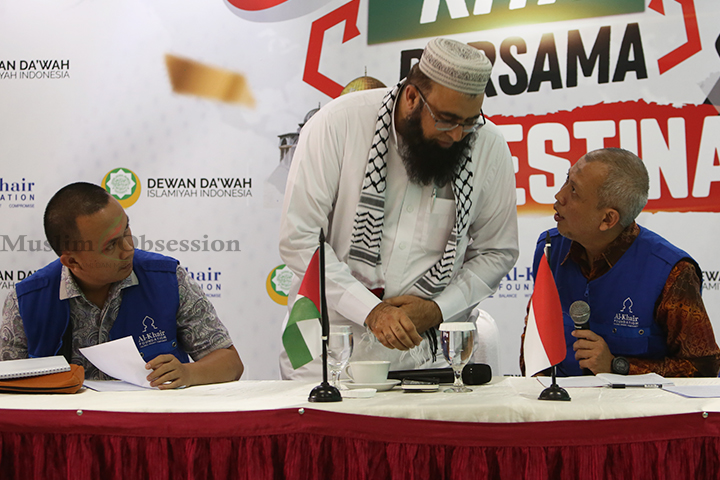 Al Khar Foundation mengajak memberikan bantuan masyarakat Gaza pada saat acara silaturahmi di Gedung Dewan Dakwah Islamiyah Indonesia (DDII), Jakarta Pusat, Jumat (16/8/2024). (Foto: Edwin B/ Muslim Obsession)