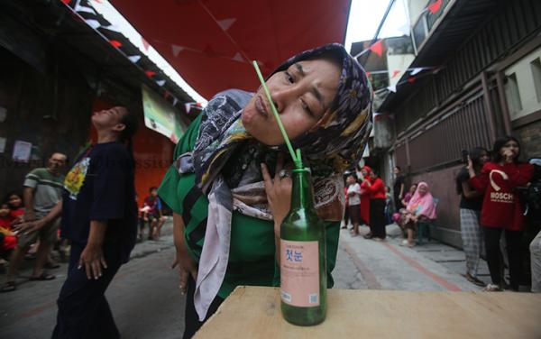 FOTO: HUT ke-79 RI, FKW RT 010 Gelar Lomba Menarik