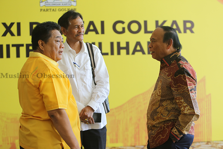 Ridwan Hisjam saat tiba di DPP Partai Golkar, Jl. Anggrek Nelly, Slipi, Jakarta Barat, Senin (19/8/2024). (Foto: Edwin B/ Muslim Obsession)