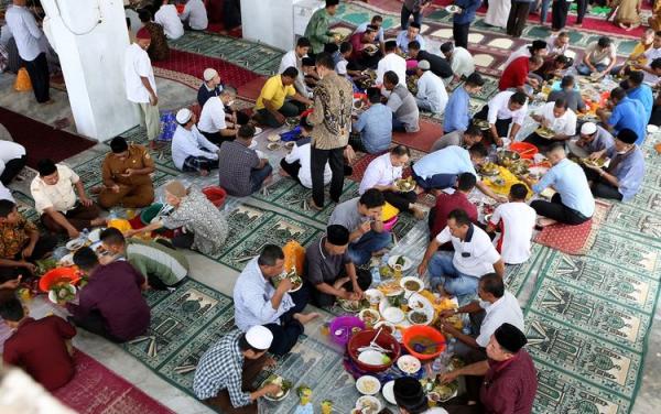 Ful Tradisi Maulid Nabi di Madura Berlangsung Sebulan Penuh