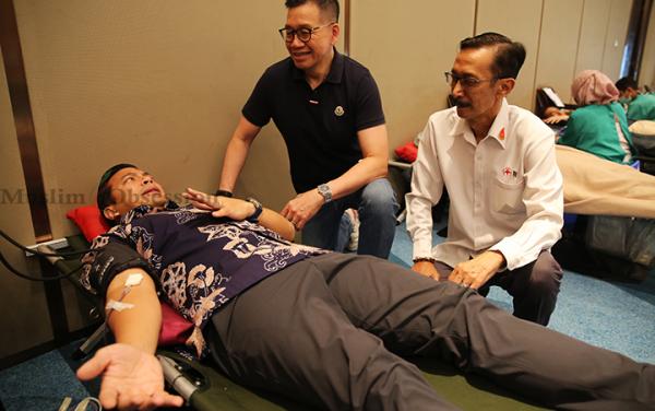 FOTO: Donor Darah Kerjasama Antara PMI Tangsel Dengan IBI dan Perbanas