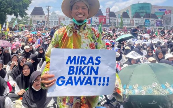 Buntut Kasus Penusukan Santri, Ribuan Santri Kepung Mapolda DIY