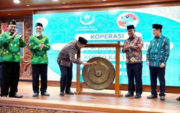 Perkuat Ekonomi Kerakyatan, Wamenkop Luncurkan Koperasi Syarikat Islam