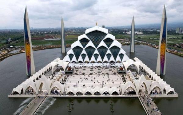 Utang, Pembangunan Masjid Al-Jabbar Gunakan Dana PEN Rp207 Miliar