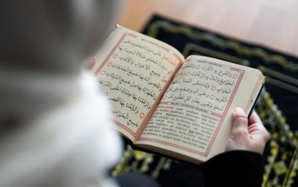 Luar Biasa Orang yang Membaca Al-Quran