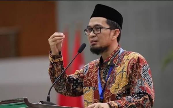 Ustadz Adi Hidayat: Dakwah Bukan Hanya Sekadar Menyampaikan Ilmu