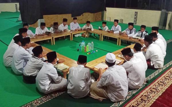 Terkikisnya Tradisi Khataman