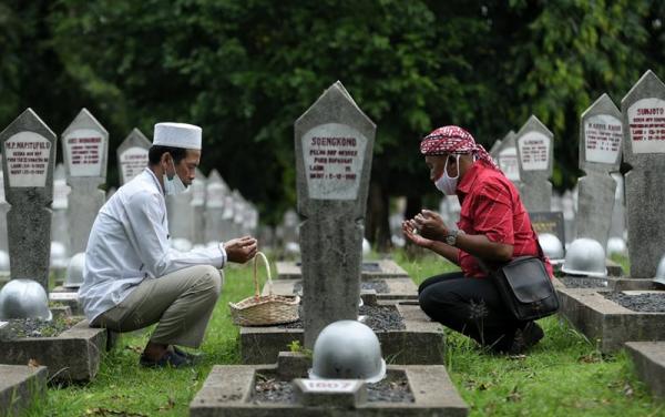 Tawasul Dianggap Syirik, Kenapa Minum Obat Tidak?