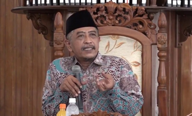 KH M. Luqman Hakim.