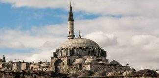 Masjid Istambul.