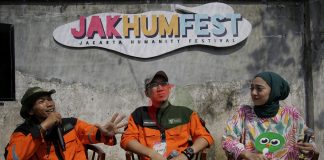 (Ki-Ka) Relawan Kebencanaan DMC Dompet Dhuafa, Adhe Indra, General Manager Pengurangan Risiko Bencana DMC Dompet Dhuafa, Awaludin, Artis, Chiki Fawzi saat diskusi di acara Jakarta Humanity Festival 2020 di M Bloc Space, Jakarta, Minggu (26/1/2020).