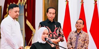Presiden Jokowi menerima Putri Ariani, Rabu (14/6/2023), di Istana Merdeka, Jakarta. (Foto: BPMI Setpres)